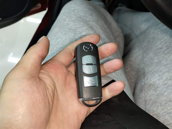 Фото 9 - Mazda Atenza