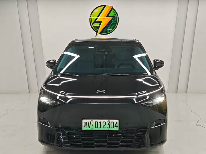 Фото 2 - XPeng X9