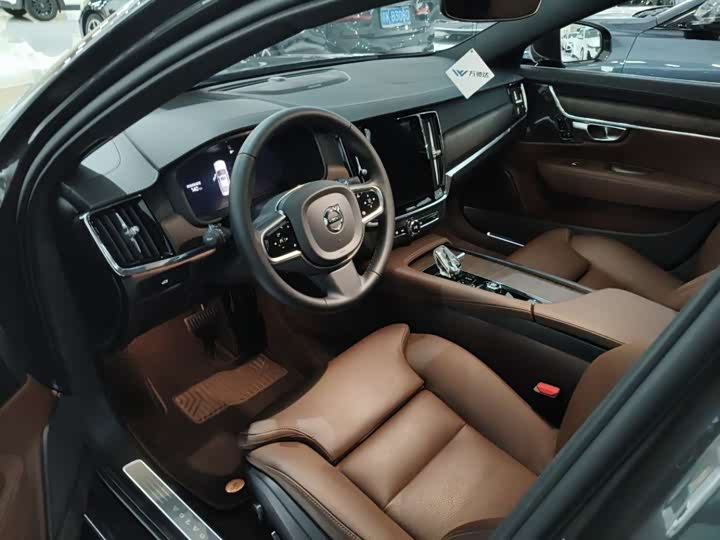 Фото 3 - Volvo S90
