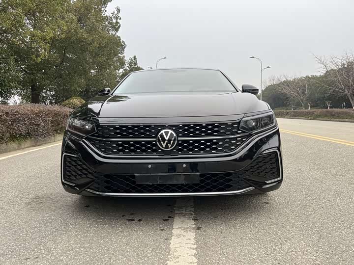 Фото 2 - Volkswagen Passat