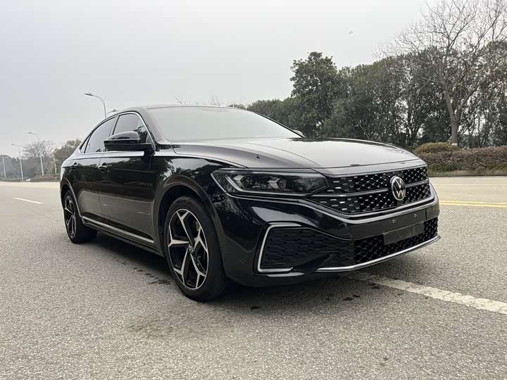 Фото 3 - Volkswagen Passat