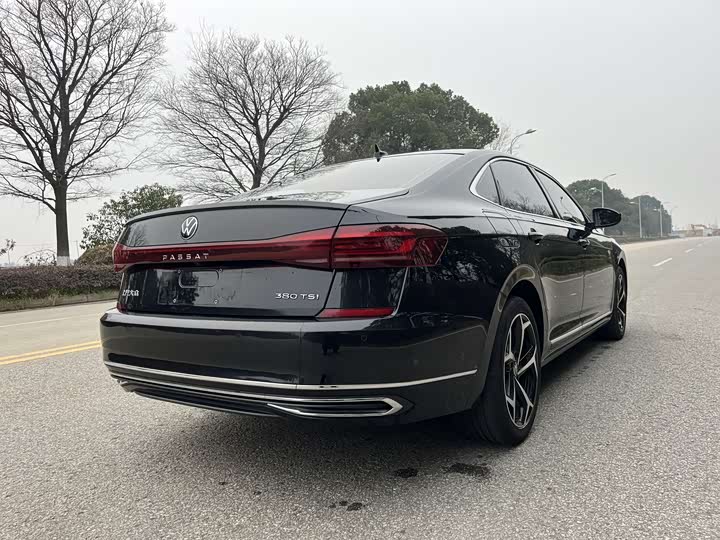 Фото 6 - Volkswagen Passat