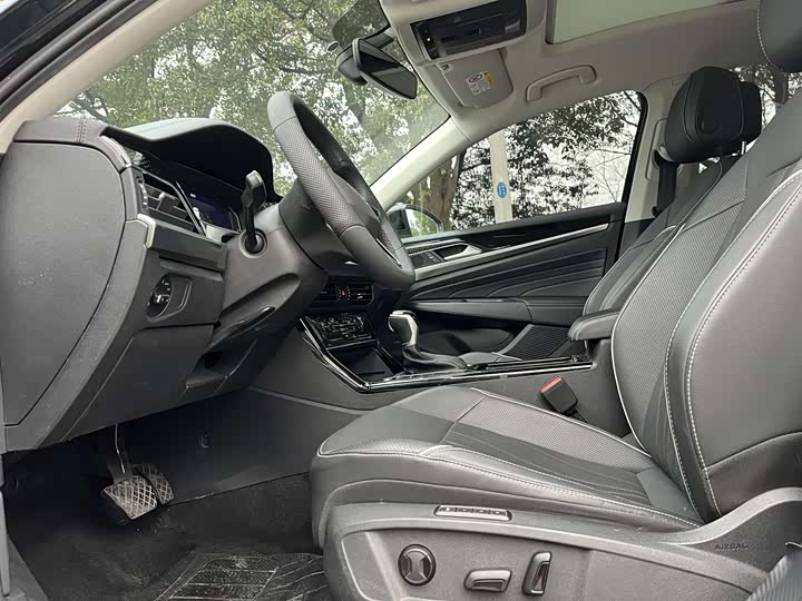 Фото 7 - Volkswagen Passat