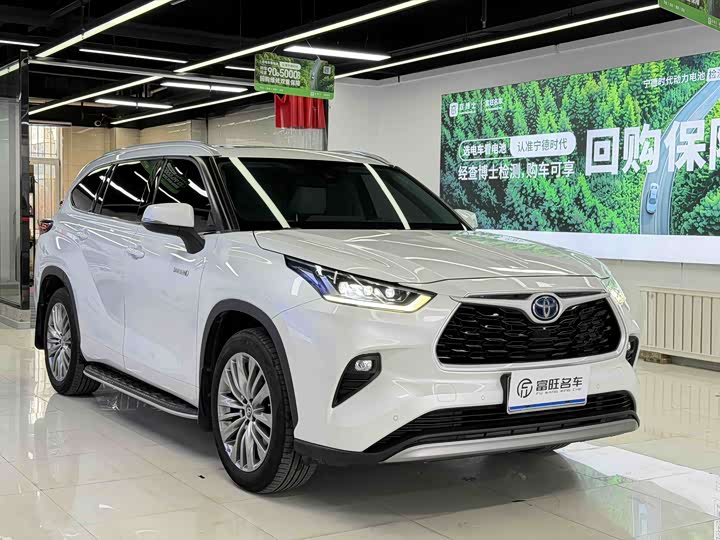 Фото 2 - Toyota Highlander