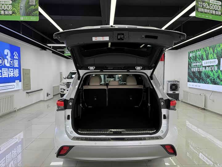 Фото 7 - Toyota Highlander