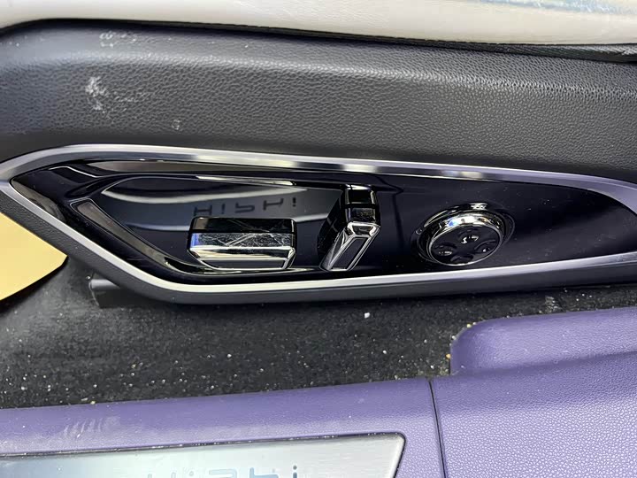 Фото 7 - HiPhi X