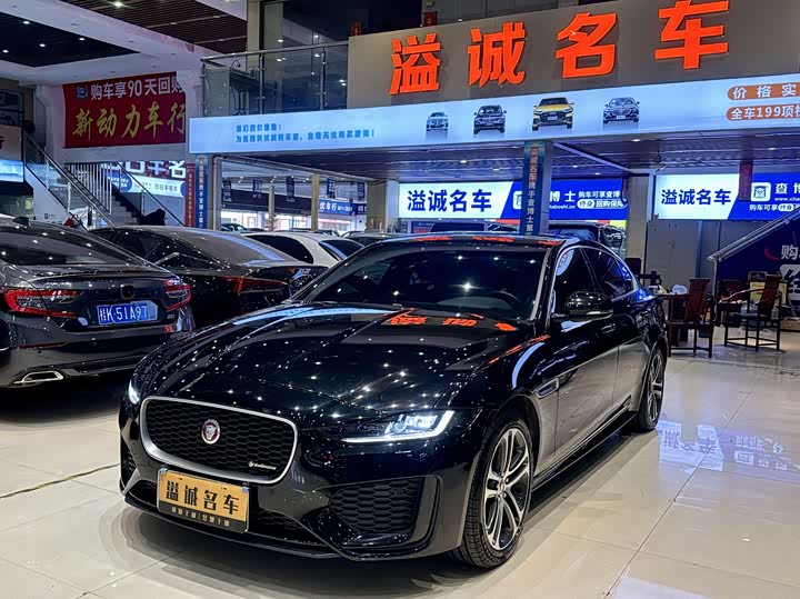 Фото 1 - Jaguar XE L