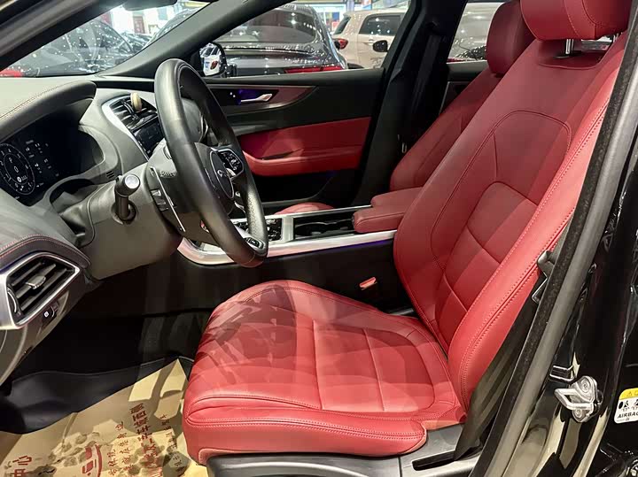 Фото 5 - Jaguar XE L