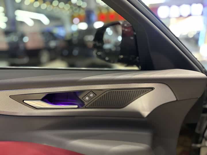 Фото 6 - Jaguar XE L