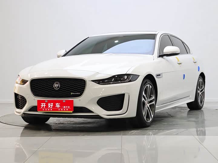 Фото 1 - Jaguar XE L