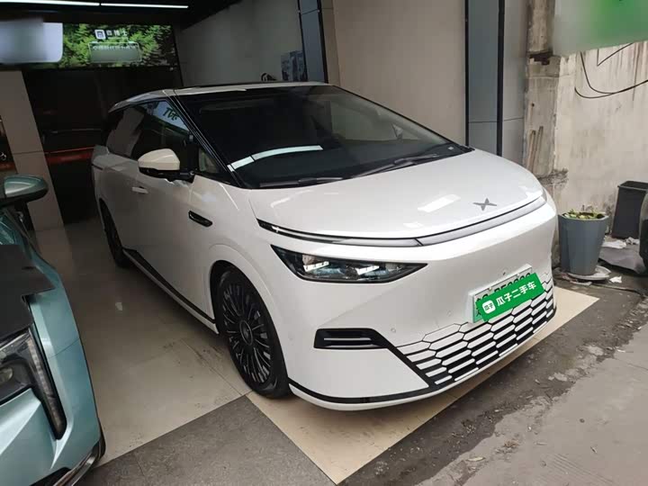 Фото 4 - XPeng X9