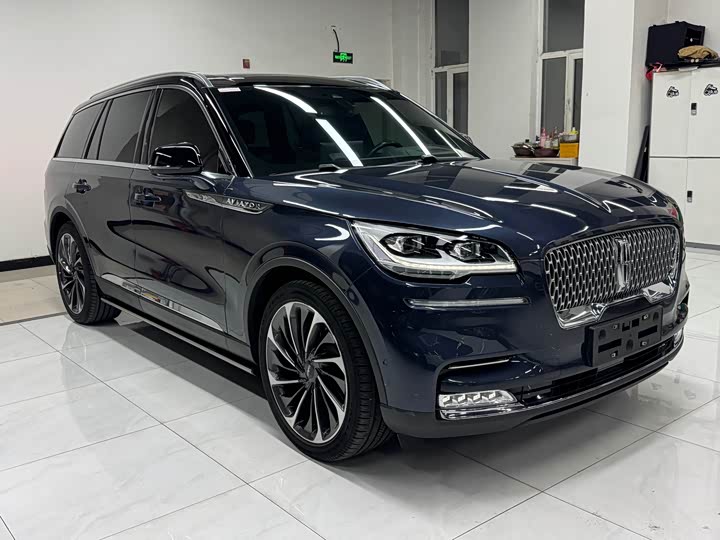 Фото 3 - Lincoln Aviator
