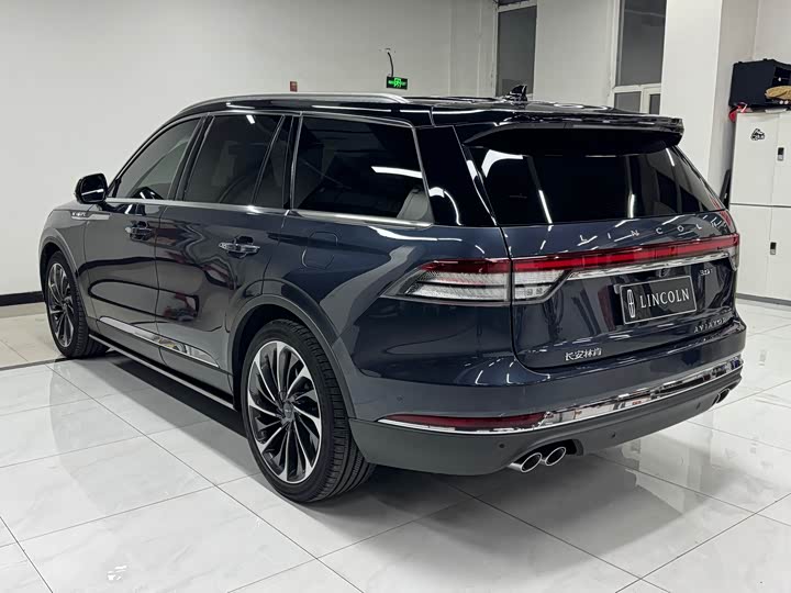 Фото 6 - Lincoln Aviator