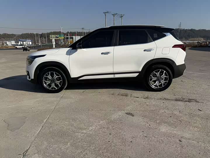 Фото 3 - Kia KX3