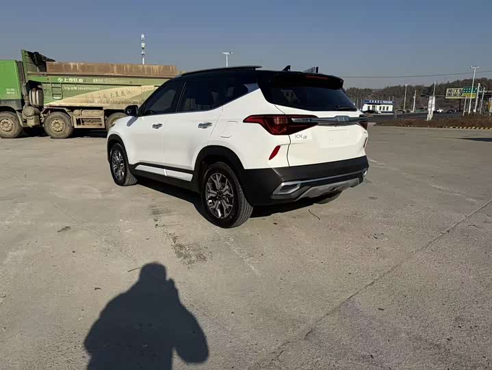 Фото 4 - Kia KX3