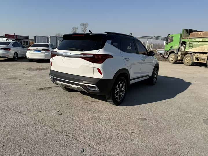 Фото 6 - Kia KX3