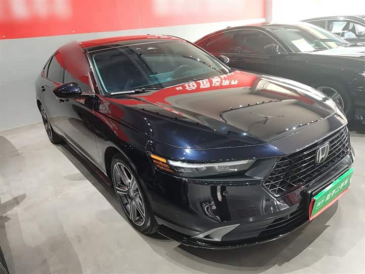 Фото 4 - Honda Accord