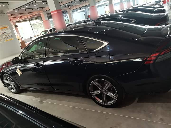 Фото 5 - Honda Accord