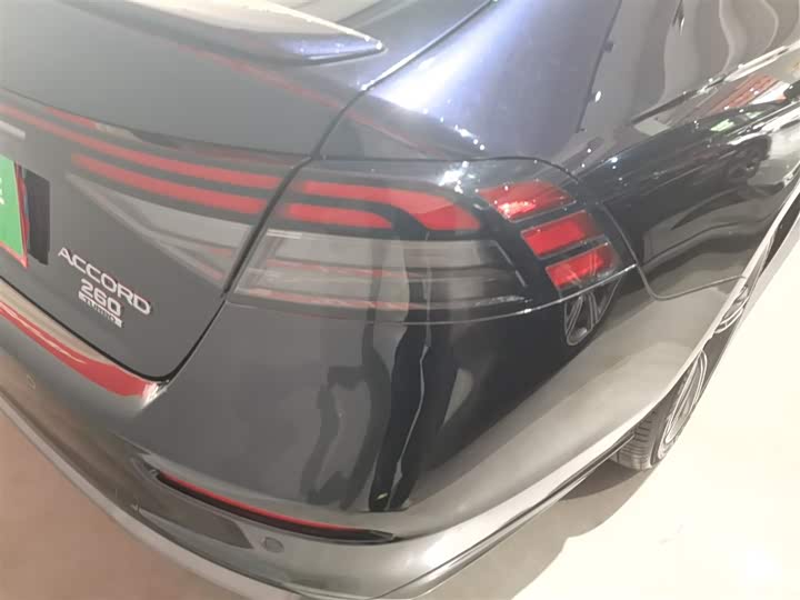 Фото 8 - Honda Accord