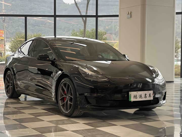 Фото 3 - Tesla Model 3