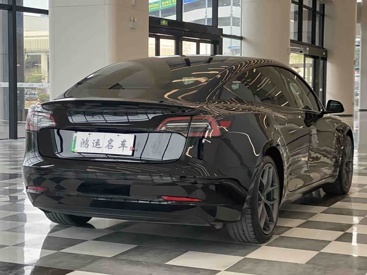 Фото 7 - Tesla Model 3