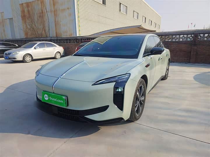 Фото 1 - Hongqi EH7