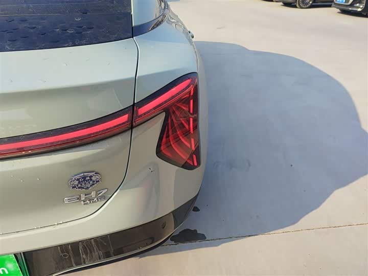 Фото 8 - Hongqi EH7