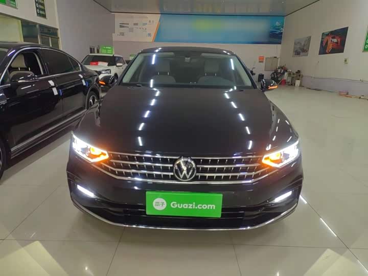 Фото 3 - Volkswagen Magotan