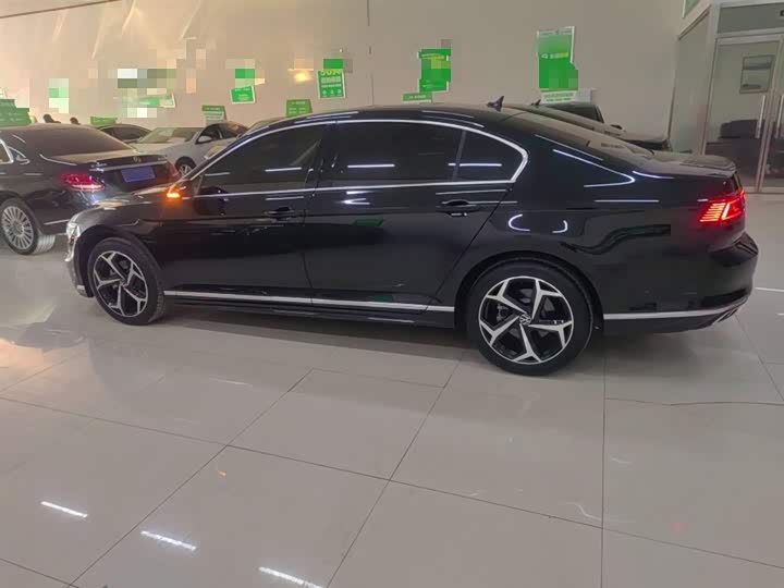 Фото 5 - Volkswagen Magotan