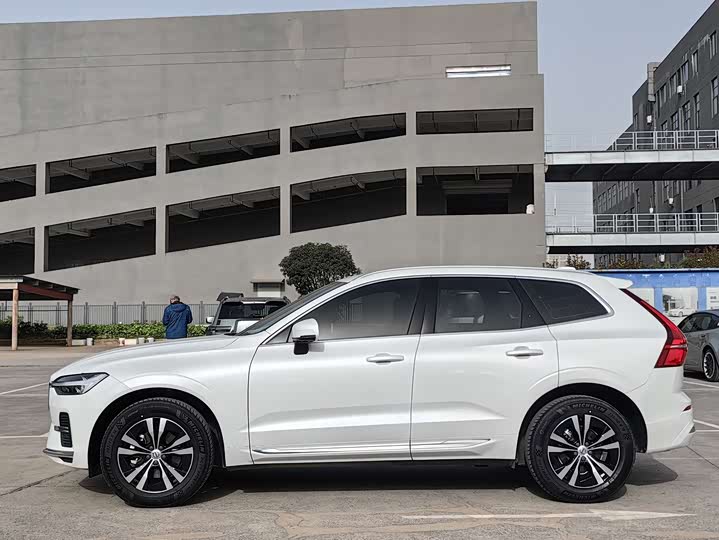Фото 4 - Volvo XC60