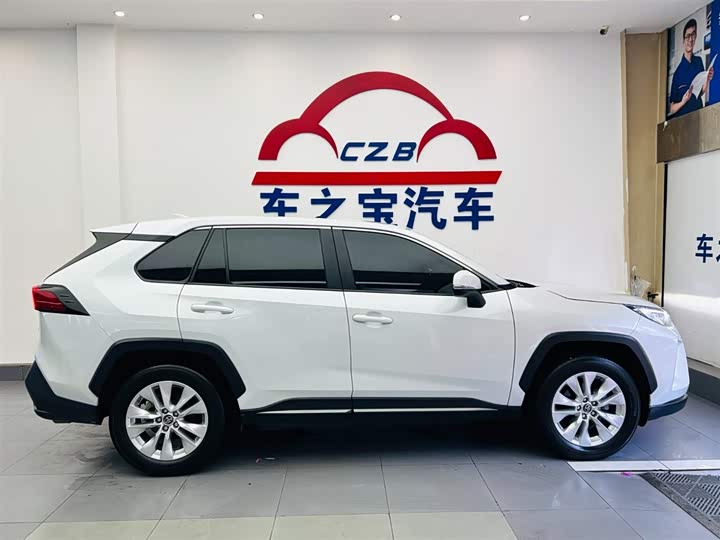 Фото 8 - Toyota Wildlander