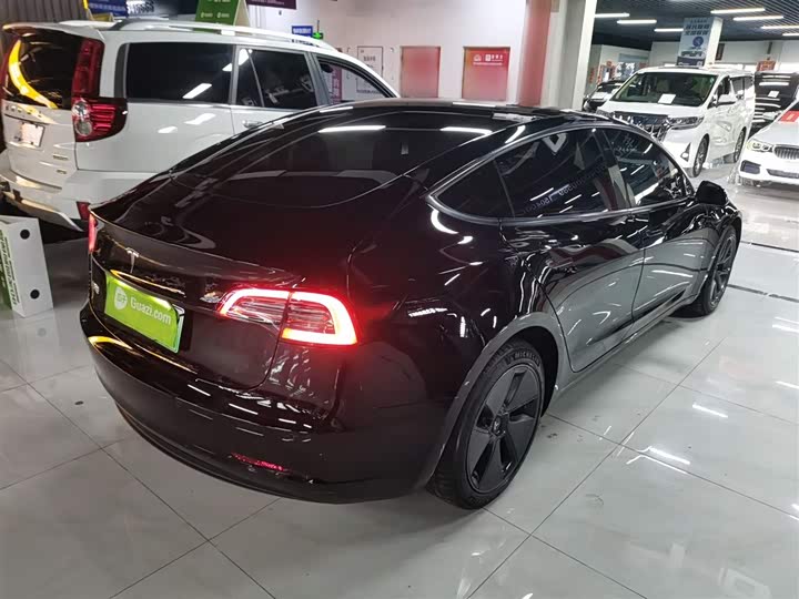 Фото 7 - Tesla Model 3