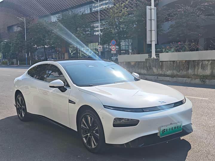 Фото 3 - XPeng P7