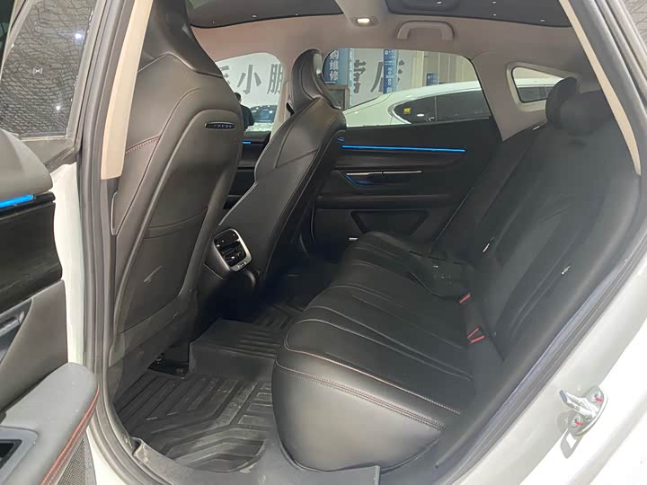 Фото 5 - XPeng P7