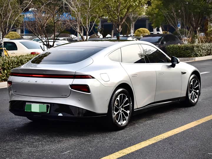 Фото 4 - XPeng P7