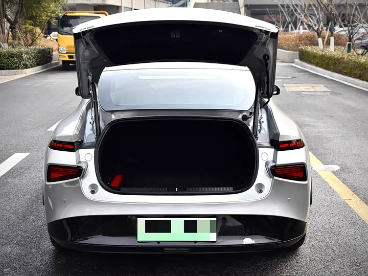 Фото 7 - XPeng P7