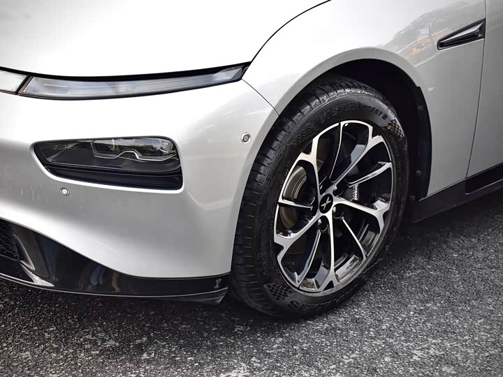 Фото 8 - XPeng P7