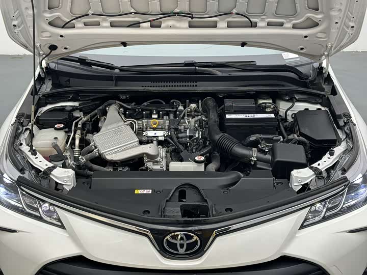 Фото 9 - Toyota Corolla