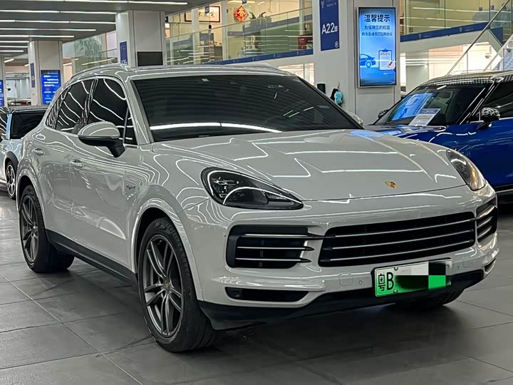 Фото 3 - Porsche Cayenne Hybrid