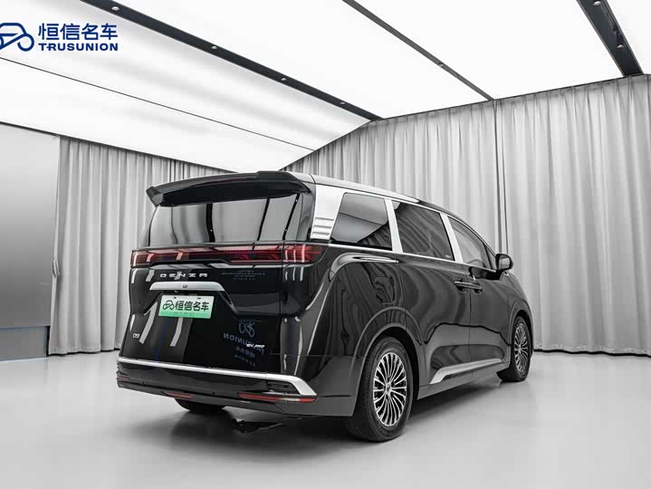 Фото 8 - Denza D9