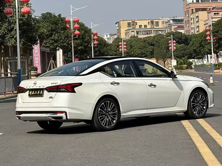 Фото 8 - Nissan Teana