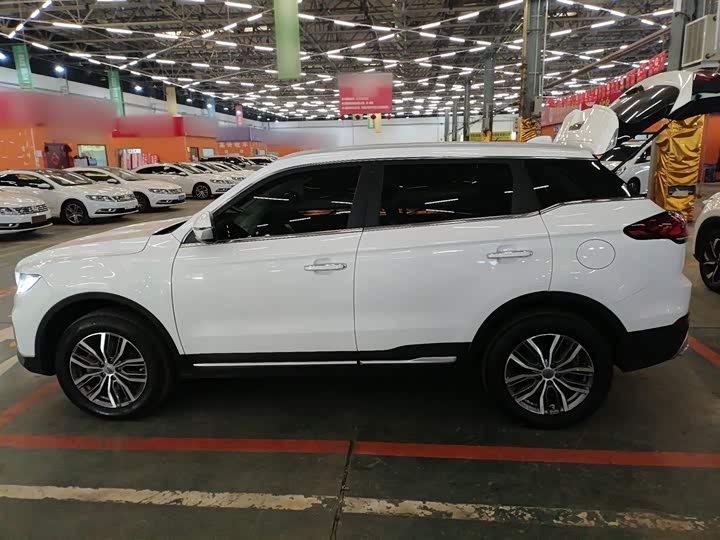 Фото 5 - Geely Atlas