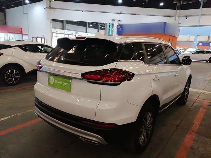 Фото 7 - Geely Atlas