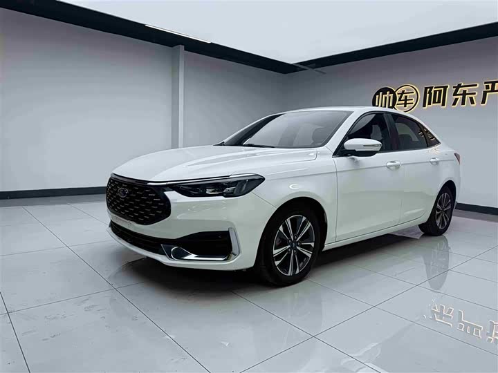 Фото 1 - Ford Escort