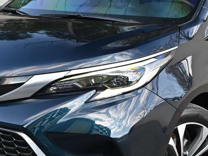 Фото 4 - Toyota Granvia