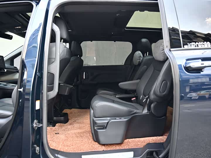 Фото 8 - Toyota Granvia