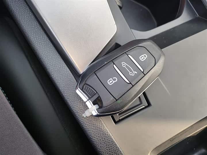 Фото 9 - Peugeot 408X