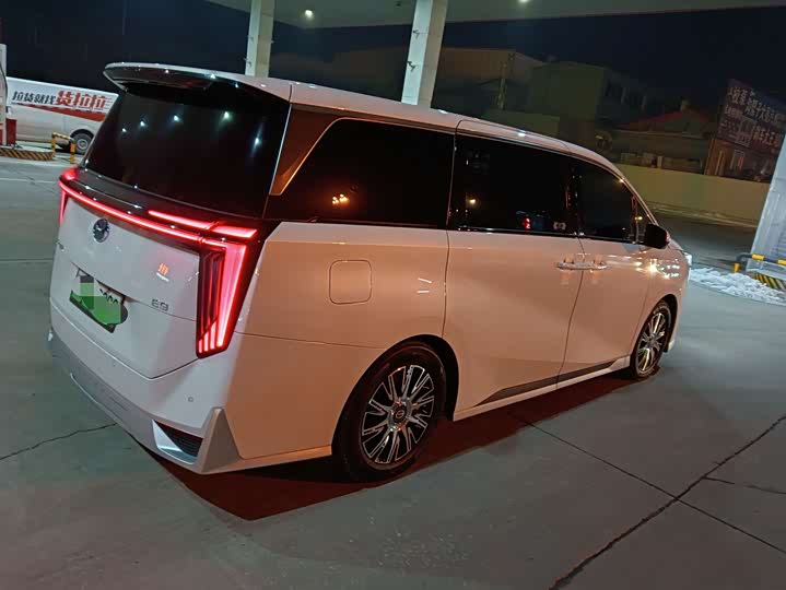 Фото 7 - GAC Trumpchi E9