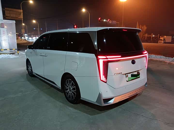 Фото 9 - GAC Trumpchi E9