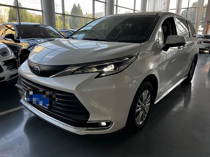 Фото 1 - Toyota Sienna